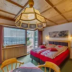 Seefeld Alpin - Tiroler Stube Apartments Apartament Seefeld w Tirolu