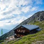 Seefeld Alpin - Tiroler Stube Apartments Апартаменти *