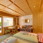 Seefeld Alpin - Tiroler Stube Apartments Апартаменти