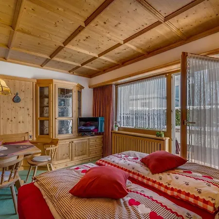 Seefeld Alpin - Gemuetliche Tiroler Stube Apartment