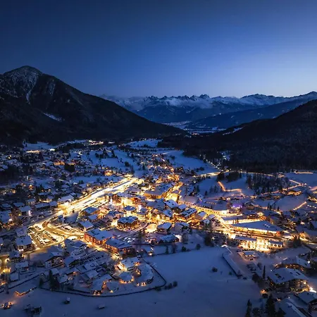 Seefeld Alpin 아파트