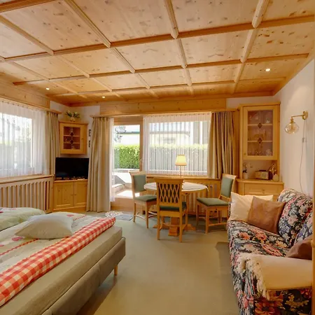 Seefeld Alpin 아파트