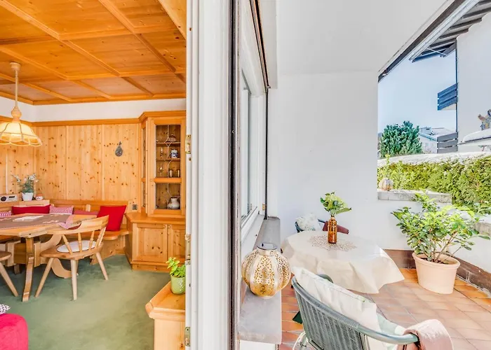 Seefeld Alpin - Gemuetliche Tiroler Stube Апартаменты Зеефельд в Тироле