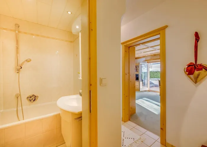 Seefeld Alpin - Gemuetliche Tiroler Stube