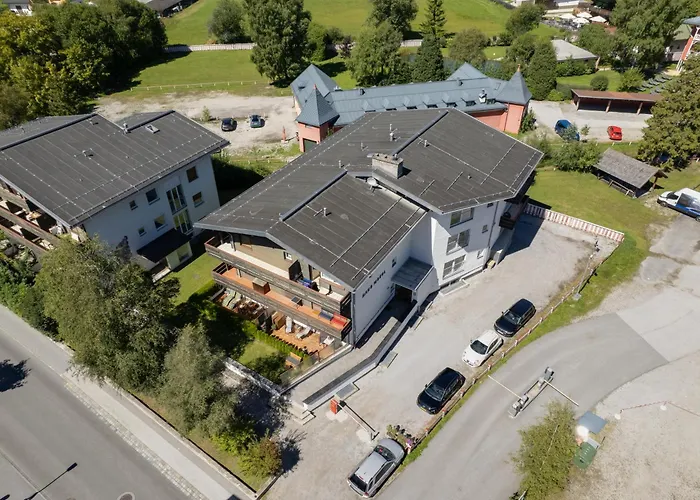 Seefeld Alpin - Gemuetliche Tiroler Stube