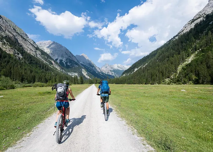 Апартаменты Seefeld Alpin - Gemuetliche Tiroler Stube Зеефельд в Тироле