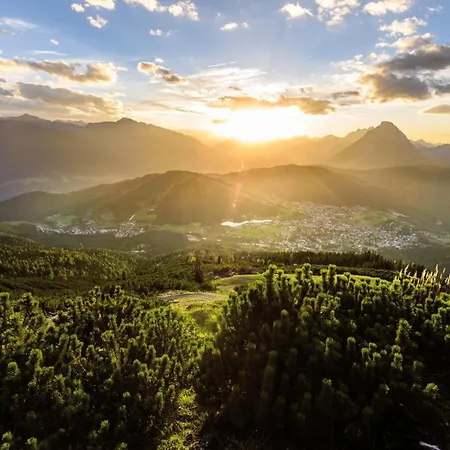 Seefeld Alpin - Gemuetliche Tiroler Stube